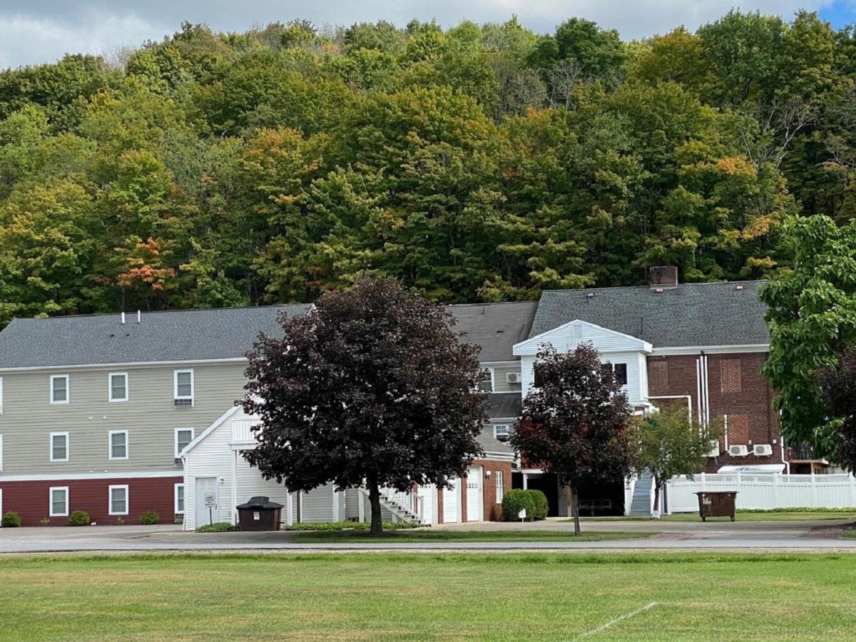 Hotel Dushore Exterior photo