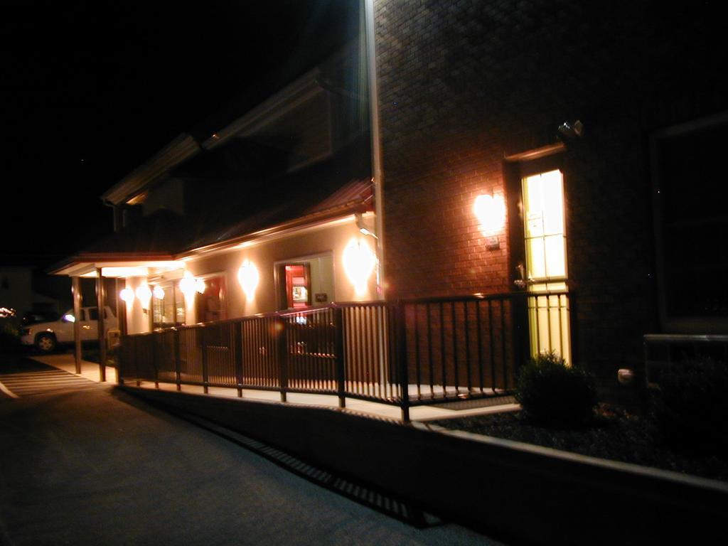 Hotel Dushore Exterior photo