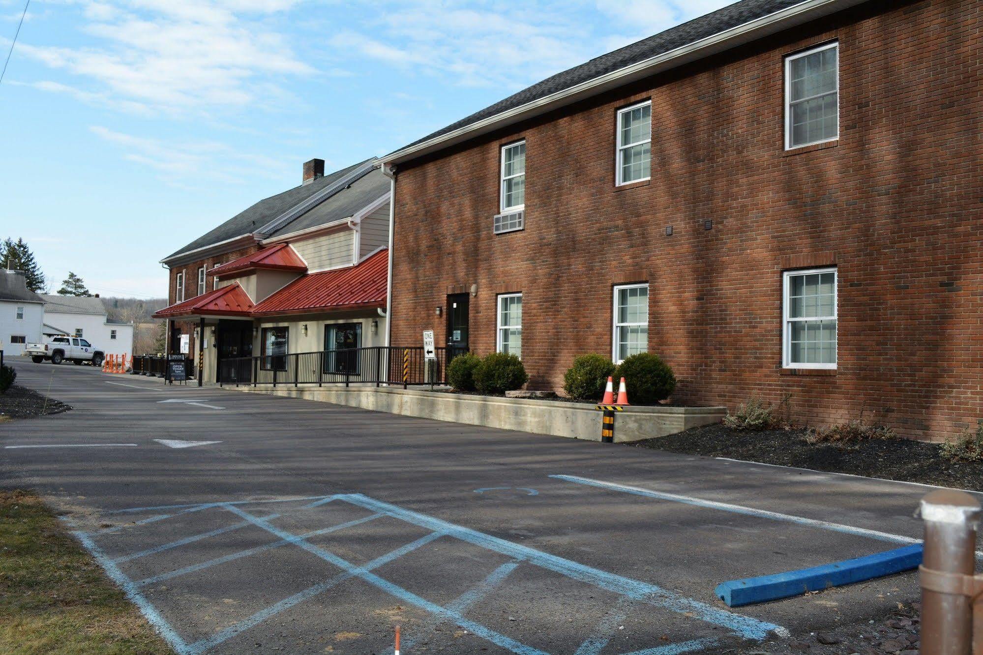 Hotel Dushore Exterior photo